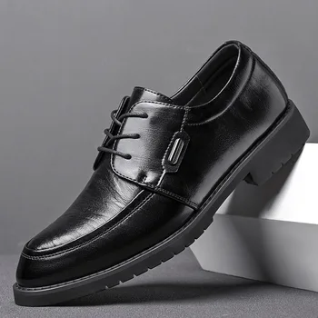 2023 Нови мъжки модел обувки, Мъжки Бизнес Кожена Ежедневни обувки, Модни дизайнерски дерби с остри пръсти.