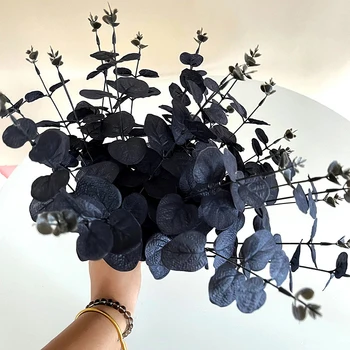изкуствени цветя черно евкалипт 34 см, използвани за украса на стая, на работния плот, коледа и нова година декор