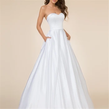 Просто бяло атласное бална рокля в цял ръст с деколте във формата на сърце, сватбени рокли с влак, сватбени рокли с влак
